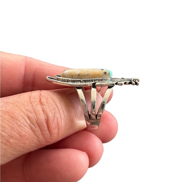 Silver and Turquoise Native American Style Feather Ring - Picture 4 of 7